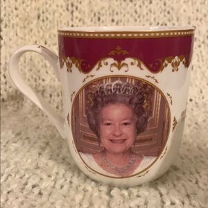 Queen Elizabeth ll Diamond Jubilee mug from 2012.